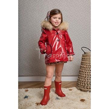 Abrigo charol rojo con capucha pelo de La Martinica invierno 2026 - Imagen 1